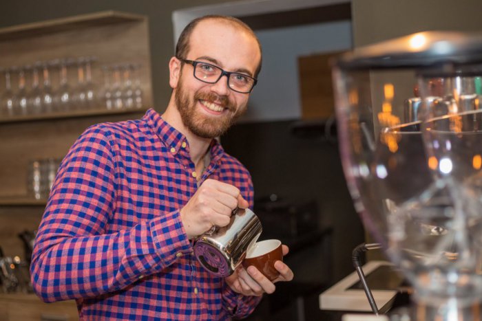 Ilustračný obrázok k článku Pražiar Marek (25) z Mikuláša radí: Ak kupujete kávu v obchode, na toto si dávajte pozor!