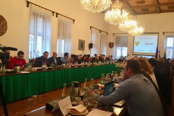 Ilustračný obrázok k článku Poslanci prijali nové nariadenie: Podmienky pre vjazd áut do historickej časti Žiliny