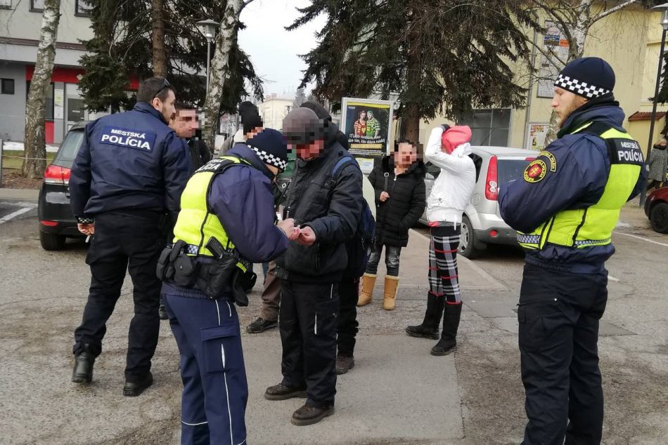 Ilustračný obrázok k článku Neprispôsobiví občania vo Zvolene? Počas uplynulej kontroly riešili policajti desiatky prípadov