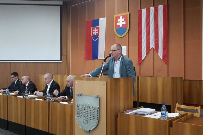Ilustračný obrázok k článku Kauza hlavného kontrolóra v Považskej: Vyjadrilo sa ministerstvo aj mesto