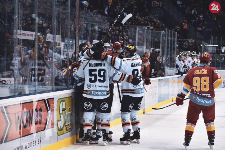 Ilustračný obrázok k článku FOTO: Košičania pokrstili nové mantinely výhrou nad Trenčínom