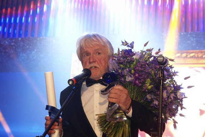 Ilustračný obrázok k článku Cenu Bratislavská čučoriedka získali Janko Lehotský a OZ Bratislavské rožky