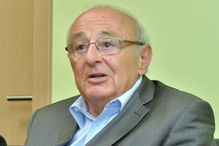 Ilustračný obrázok k článku Pocta pre Svetozára Dluholuckého. Získal ocenenie za zásluhy o rozvoj detskej onkológie