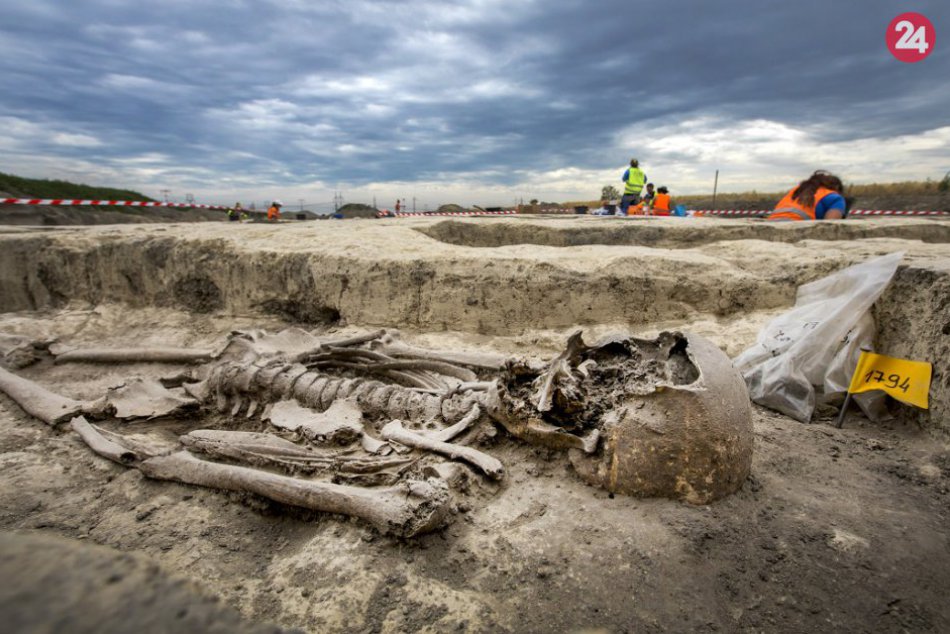 Ilustračný obrázok k článku V SNM možno spoznať významné nálezy odkryté pri budovaní obchvatu Bratislavy