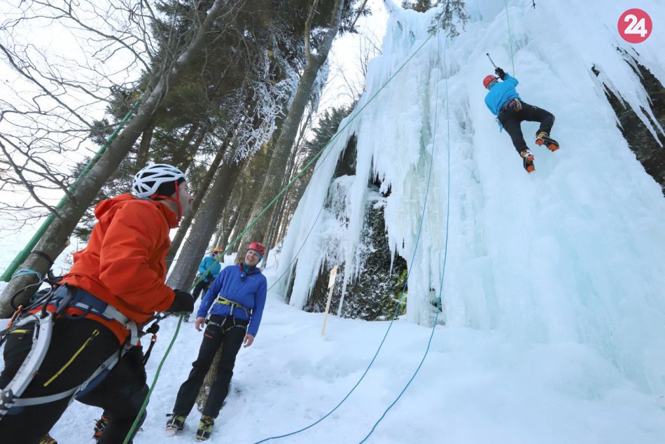 Ilustračný obrázok k článku KURIOZITA DŇA: Ľadopád láka všetkých priaznivcov adrenalínových športov