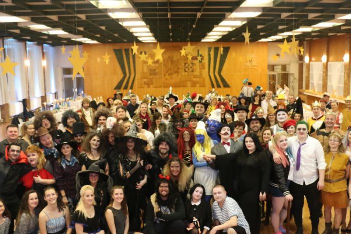 Ilustračný obrázok k článku Dobrý skutok na plese: Finančný výťažok a vecné dary dostala rodina chorého chlapca