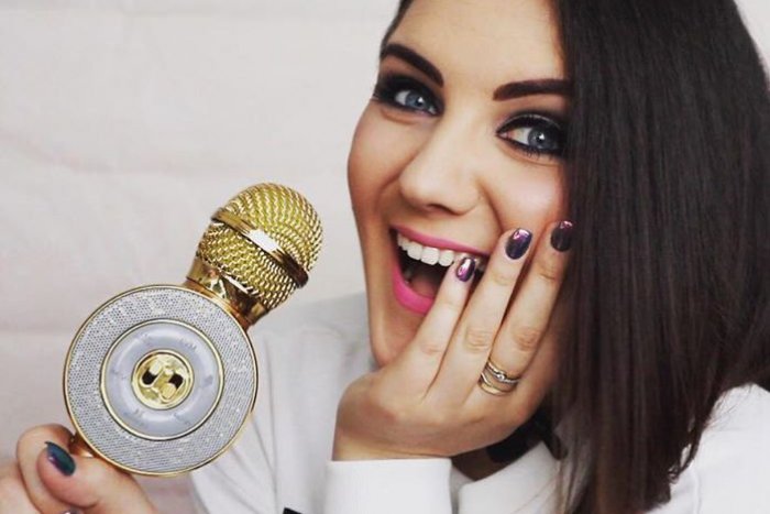 Ilustračný obrázok k článku Speváčka, tanečnica aj youtuberka: Čo v rozhovore prezradila známa Humenčanka?