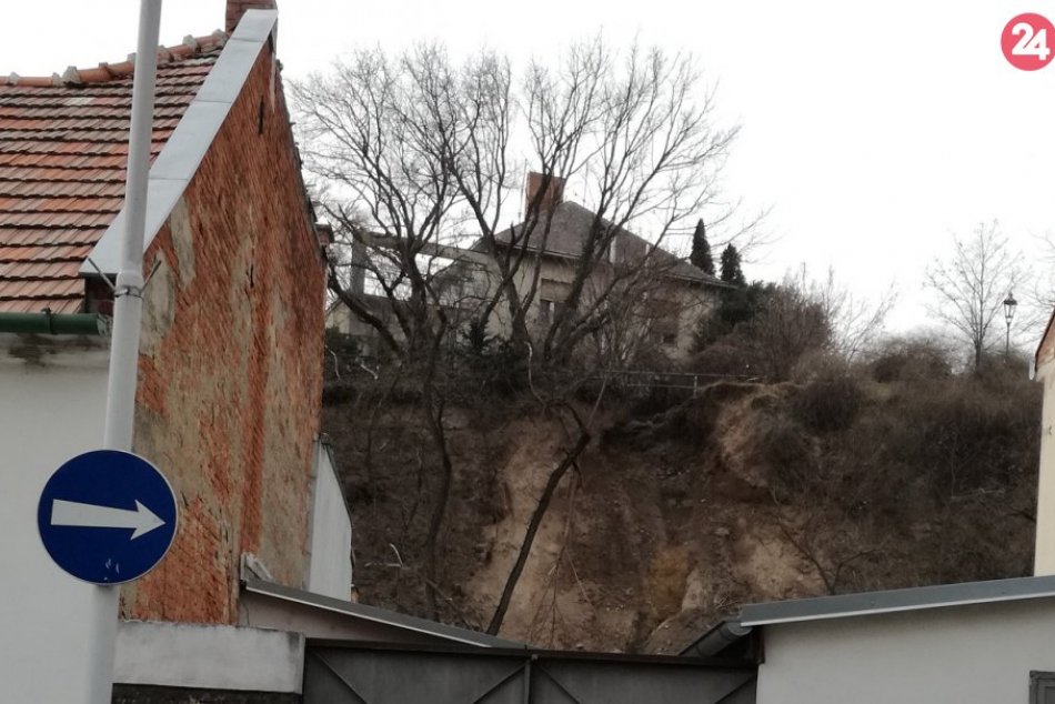 Ilustračný obrázok k článku Zosuv na hradnom kopci v Nitre: Sanácia bude trvať vyše pol roka