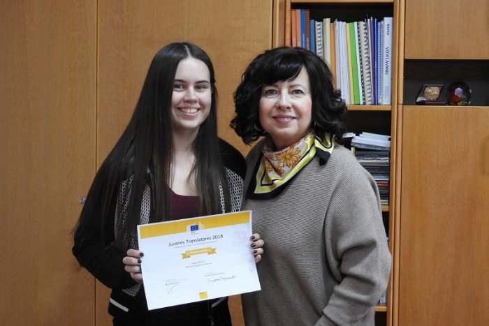 Ilustračný obrázok k článku FOTO: Obchodná akadémia v Lučenci vychováva šikovných angličtinárov