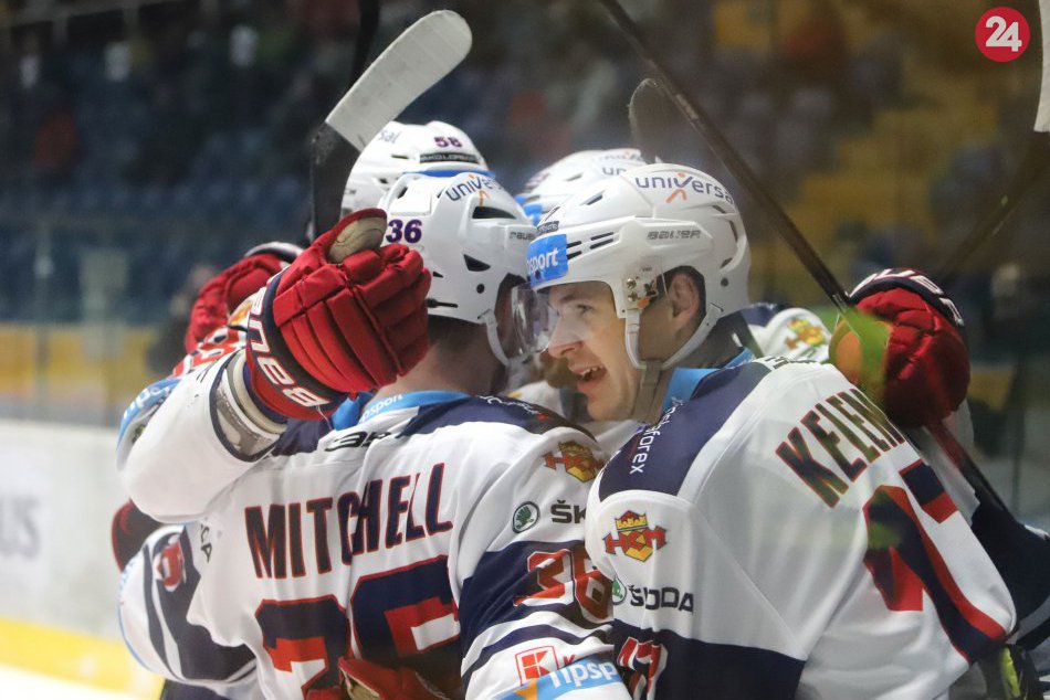 Ilustračný obrázok k článku Zvolenčania sa so základnou časťou rozlúčili veľkolepo. Žiline nastrieľali osmičku, FOTO