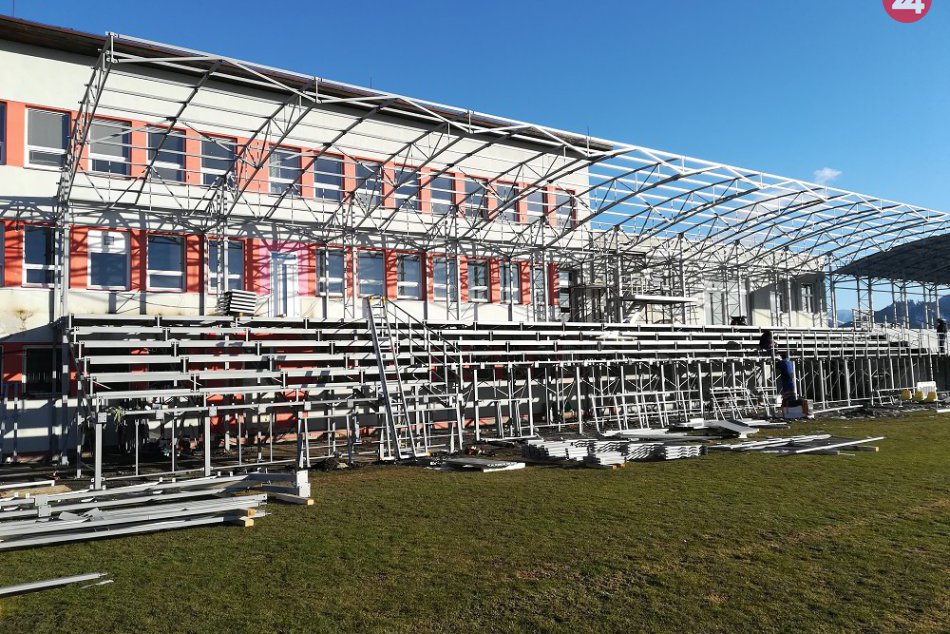 Ilustračný obrázok k článku Rekonštrukcia futbalové štadióna vrcholí: Pozrite si FOTO