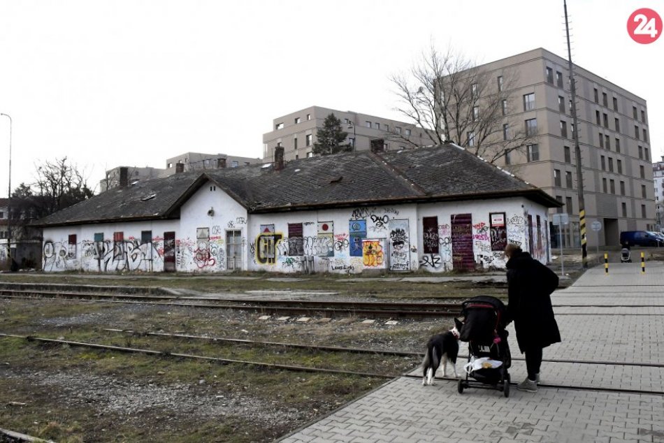 Ilustračný obrázok k článku Zanedbaná a posprejovaná: Filiálka pribudne na zoznam pamätihodností Nového Mesta