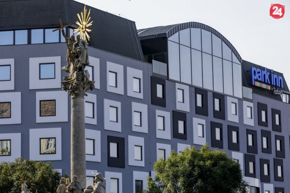 Ilustračný obrázok k článku Staré Mesto žiada o vrátenie spisu k hotelu s kritizovanou fasádou