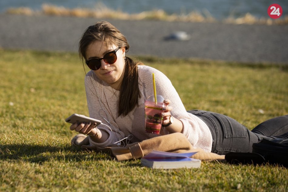 Ilustračný obrázok k článku Využite pekné počasie a neseďte cez jarný týždeň doma: Tipy z Trenčína