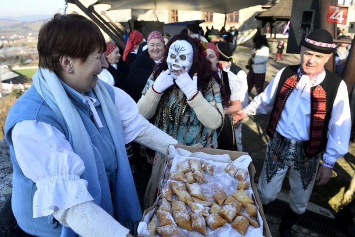 Ilustračný obrázok k článku Tipy na víkend: Brezno a viaceré obce budú sláviť fašiangy zabíjačkou či pochovávaním basy