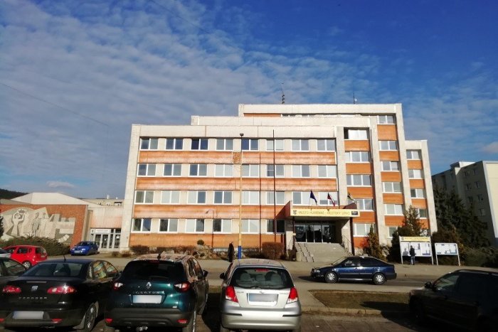 Ilustračný obrázok k článku Skvelá príležitosť pre ľudí do 30 rokov: Humenné bude mať svoj mládežnícky parlament