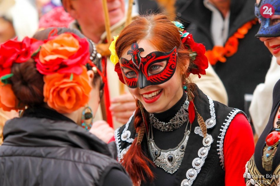 Ilustračný obrázok k článku Petržalka po piatich rokoch obnoví tradíciu fašiangov: Tešte sa na bohatý PROGRAM