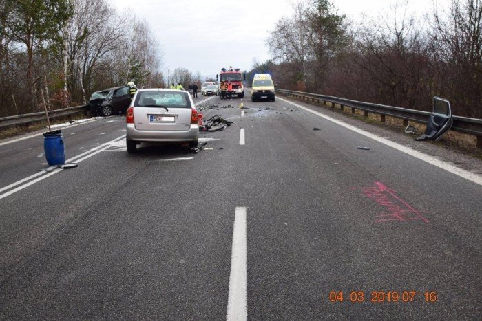 Ilustračný obrázok k článku Vážna nehoda pri Prievidzi: Čelná zrážka si vyžiadala troch zranených, FOTO