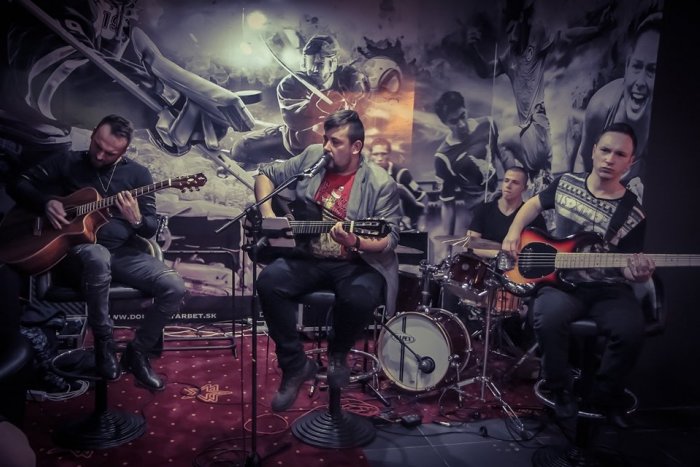 Ilustračný obrázok k článku Rožňavskí rockeri povstanú z popola: Chystajú turné, hrať budú aj v Londýne