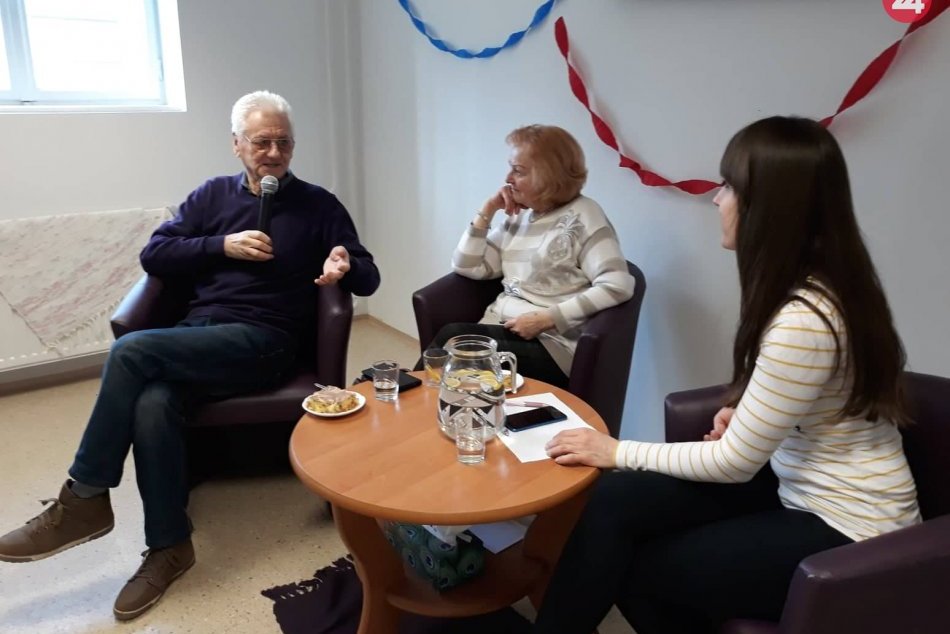 Ilustračný obrázok k článku Prešovskí seniori? Majú svoju talkshow, príde aj Adela Vinczeová