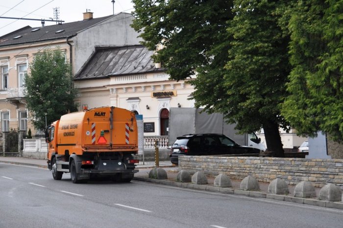 Ilustračný obrázok k článku Mesto Žilina začalo s čistením ciest po zime: Žiada o súčinnosť