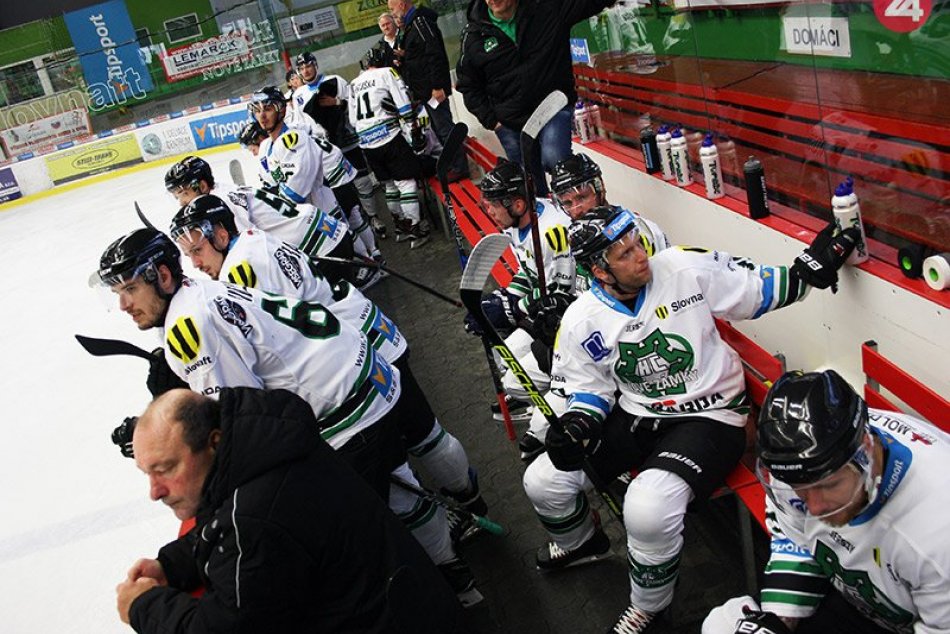 Ilustračný obrázok k článku Mladý obranca pokračuje v Zámkoch: Klub získal do útoku aj dvoch Skaličanov