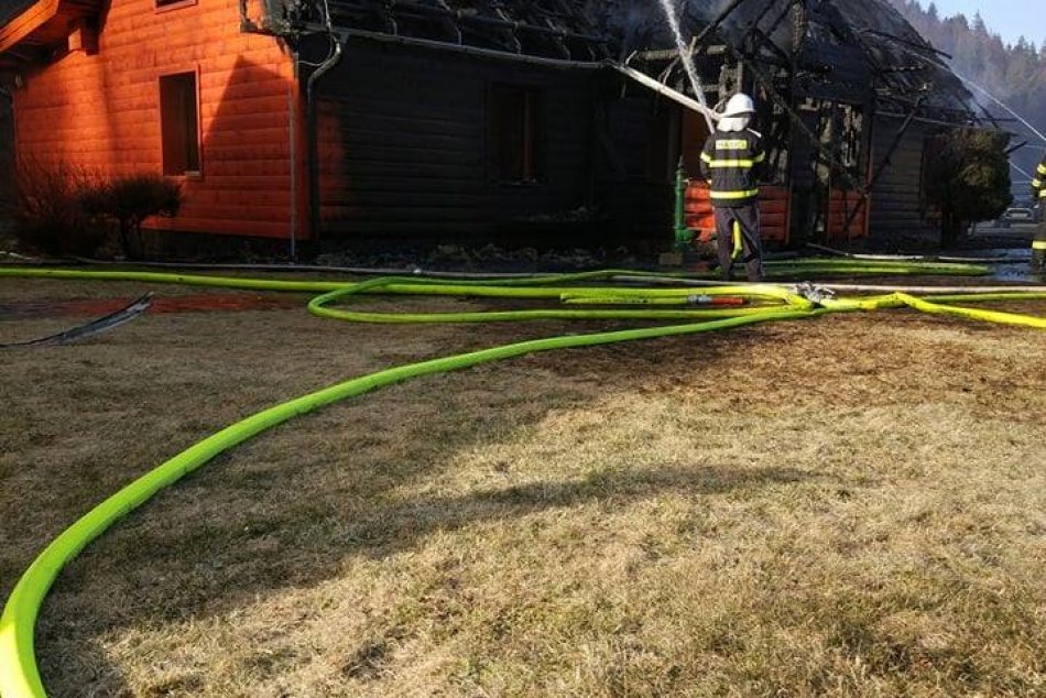 Ilustračný obrázok k článku Hasiči v akcii pri požiari za Fačkovom: FOTO z miesta