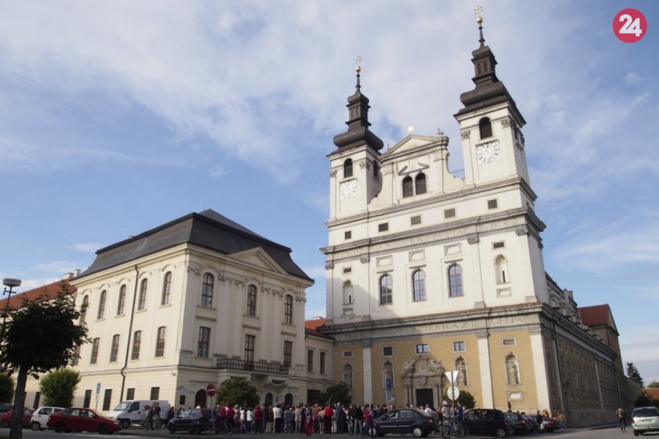 Ilustračný obrázok k článku Prekliaty Esterházy sľúbil, že postaví 7 kostolov: Stojí za vznikom skvostu Trnavy