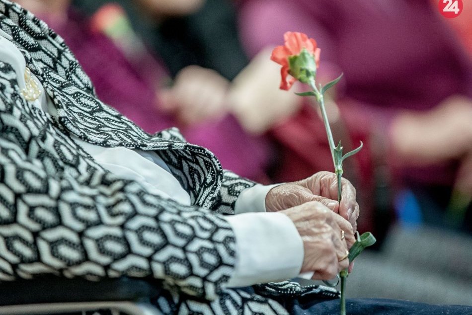 Ilustračný obrázok k článku V krajských zariadeniach sociálnych služieb budú opäť povolené návštevy