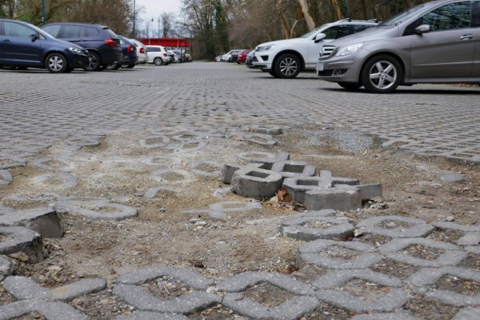 Ilustračný obrázok k článku Údržba komunikácií a oprava výtlkov bude mesto stáť 38,7 milióna eur