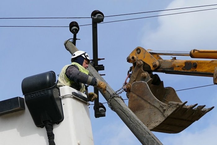 Ilustračný obrázok k článku Bez elektriny zostáva viac ako 5000 odberných miest na strednom Slovensku