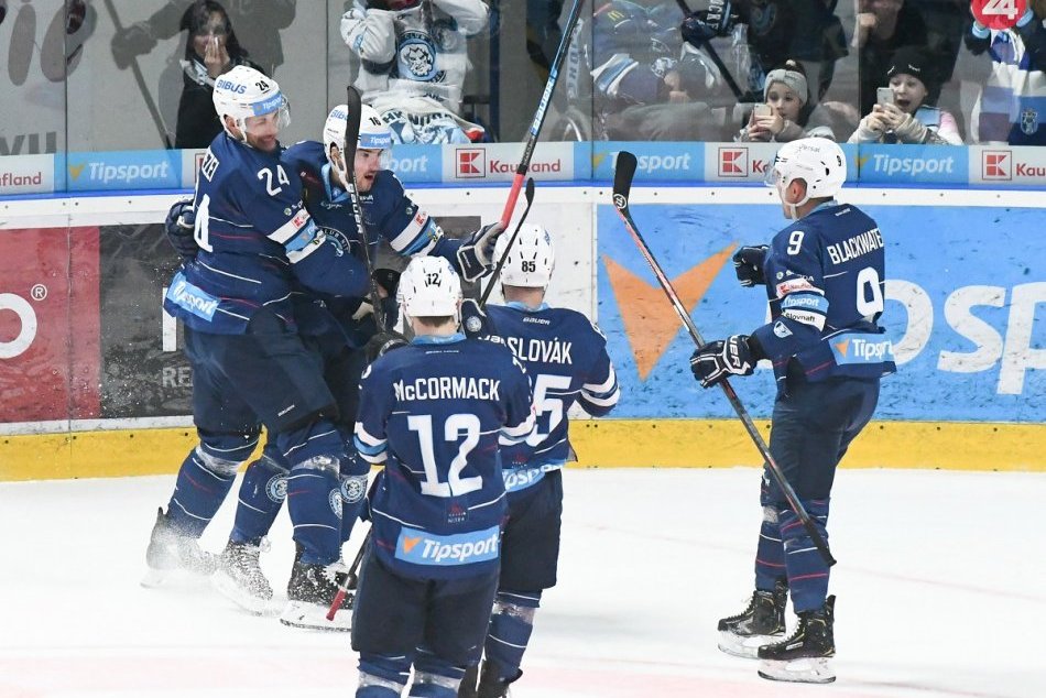 Ilustračný obrázok k článku Nitra vyrovnala stav série: Na domácom ľade zdolala Trenčín štyrmi gólmi