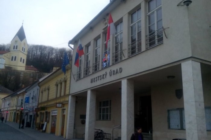 Ilustračný obrázok k článku Rozpočet, dosadzovanie ľudí... Poslanci z Trenčína majú bohatý PROGRAM