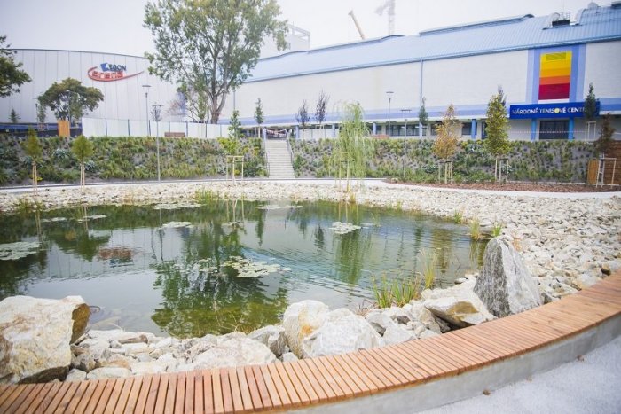 Ilustračný obrázok k článku V parku Jama pribudne kaviareň alebo reštaurácia, Nové Mesto hľadá nájomcu