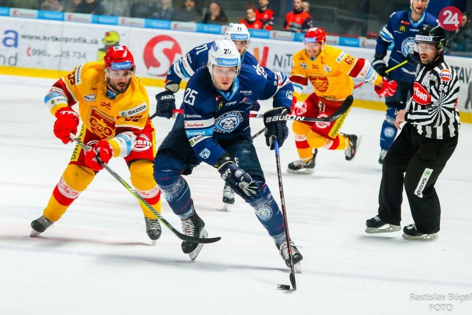 Ilustračný obrázok k článku Trenčín v Nitre gól nestrelil: Dvoma presnými zásahmi rozhodol Buček, FOTO