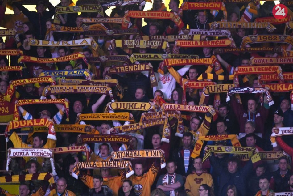 Ilustračný obrázok k článku Disciplinárka trestala: Dukla Trenčín dostala pokutu za nadávky fanúšikov