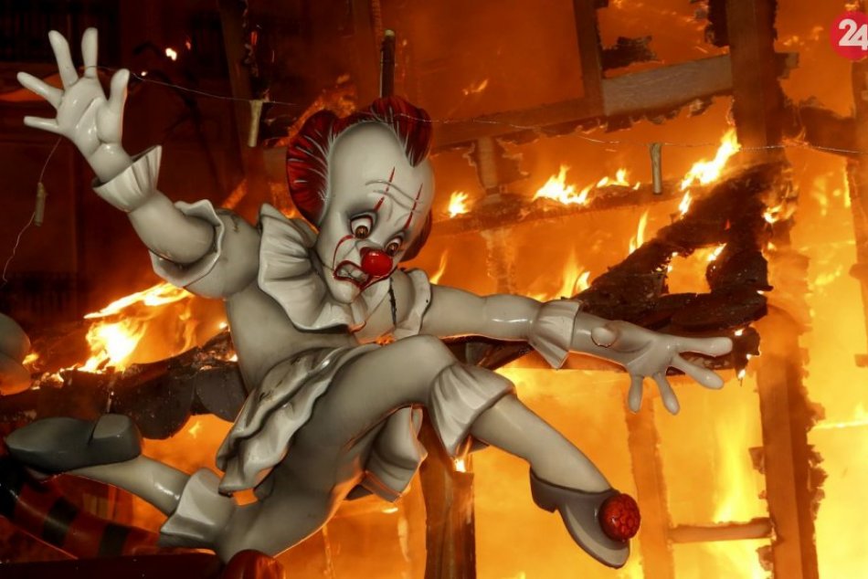 Ilustračný obrázok k článku KURIOZITA DŇA: Centrum Valencie ožiarili plamene počas tradičného festivalu