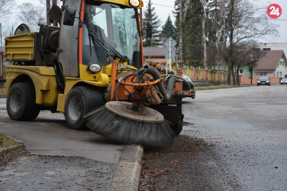 Ilustračný obrázok k článku Zimná údržba skončila: Stroje vyšli do ulíc