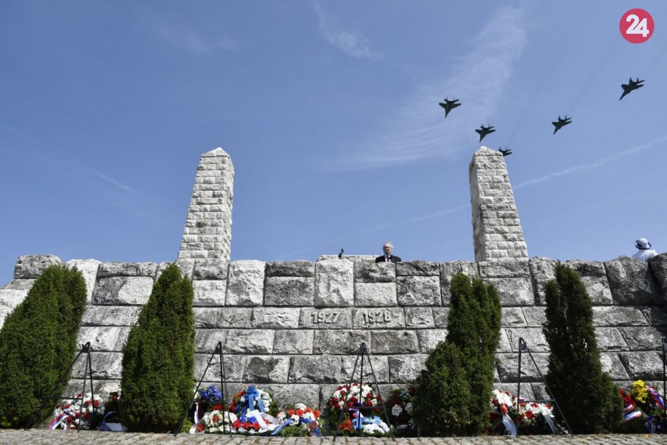 Ilustračný obrázok k článku Veľká formácia lietadiel 4 štátov: Na Štefánikovu počesť preletia nad Bradlom