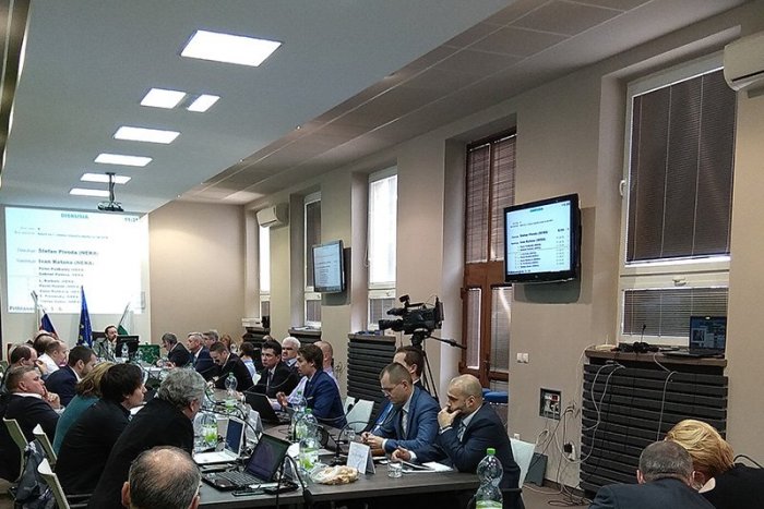 Ilustračný obrázok k článku Nominácie do vedenia mestských podnikov sú známe: Časť poslancov sa ich vzdala