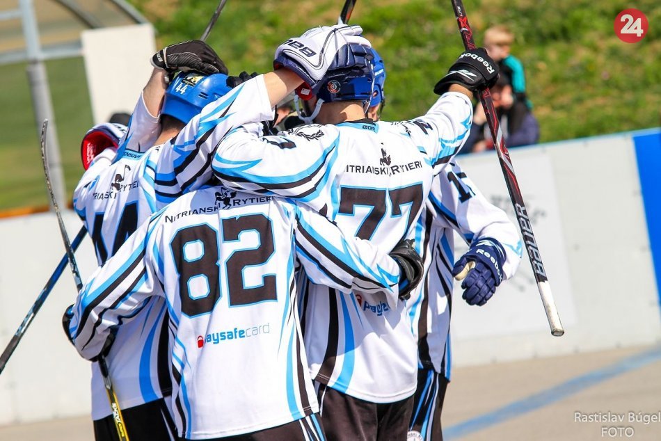 Ilustračný obrázok k článku Nitrianski hokejbalisti s cenným víťazstvom: Cez víkend získali skalp lídra, FOTO