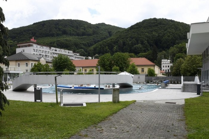 Ilustračný obrázok k článku Mestské zastupiteľstvo v Tepliciach prišlo od volieb už o tri poslankyne