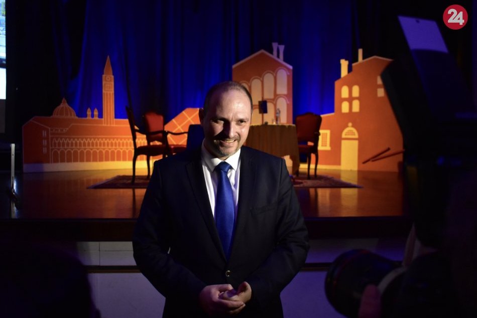 Ilustračný obrázok k článku HLASUJTE! 100 dní vlády primátora Polačka: Najviac ho teší parkovanie a rozpočet