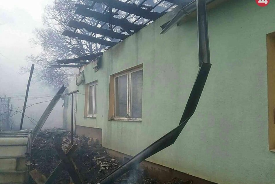 Ilustračný obrázok k článku Požiar v Pastuchove: Hasičov ohrozovali výbuchy ostrej munície, FOTO