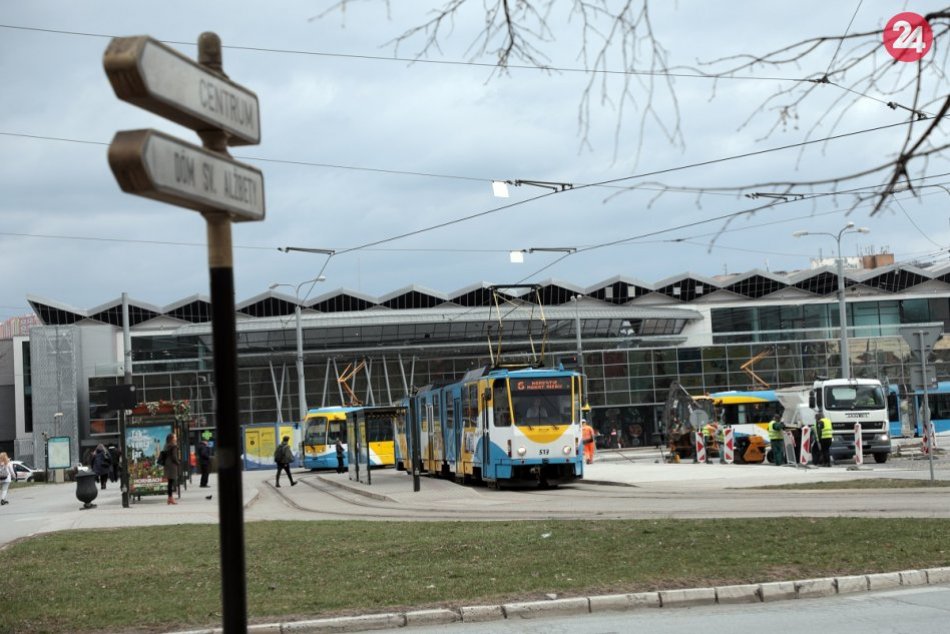 Ilustračný obrázok k článku Ako sú Košice pripravené na MS v hokeji? Čistotu kontroloval primátor Polaček