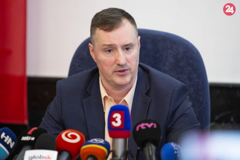 Ilustračný obrázok k článku Šufliarsky o svojom odchode: Spravil som chybu, chcem chrániť rodinu