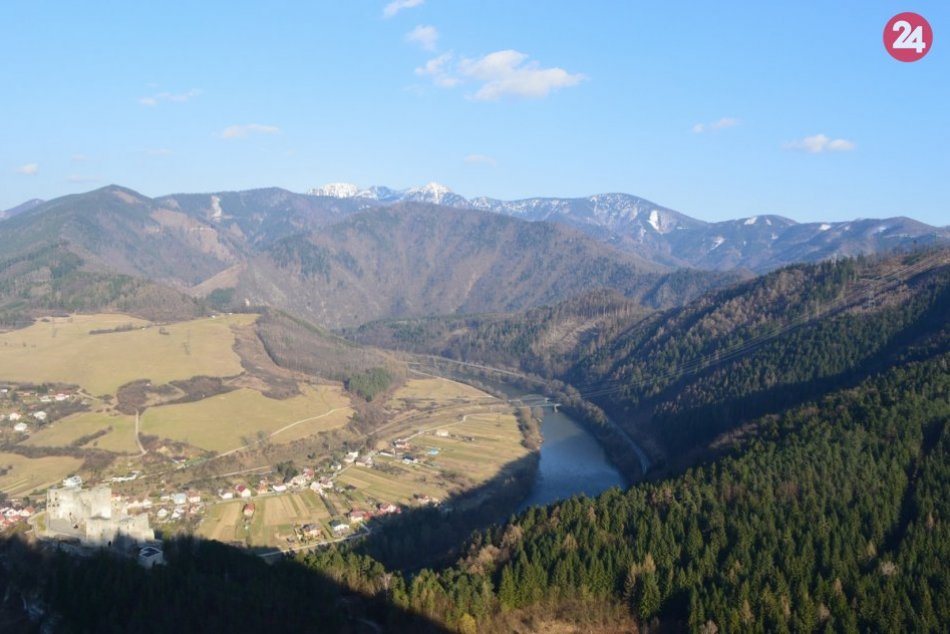 Ilustračný obrázok k článku Pohľad ako pre Bohov: Boli ste už na vyhliadke nad Strečnom? FOTO