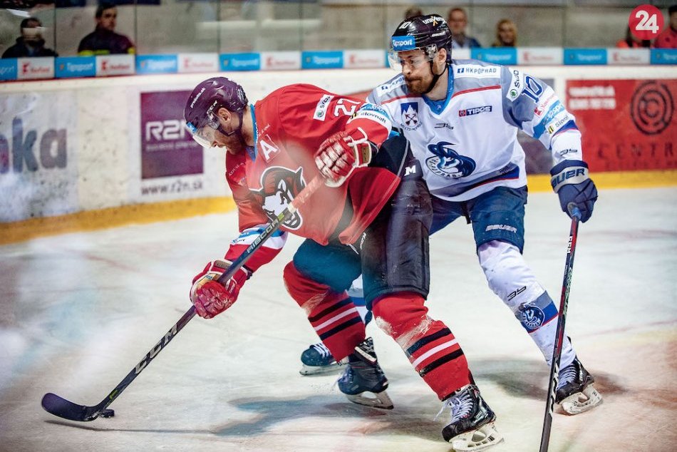 Ilustračný obrázok k článku V rohatom semifinále dominujú domáce tímy. Poprad prehral v Bystrici o gól