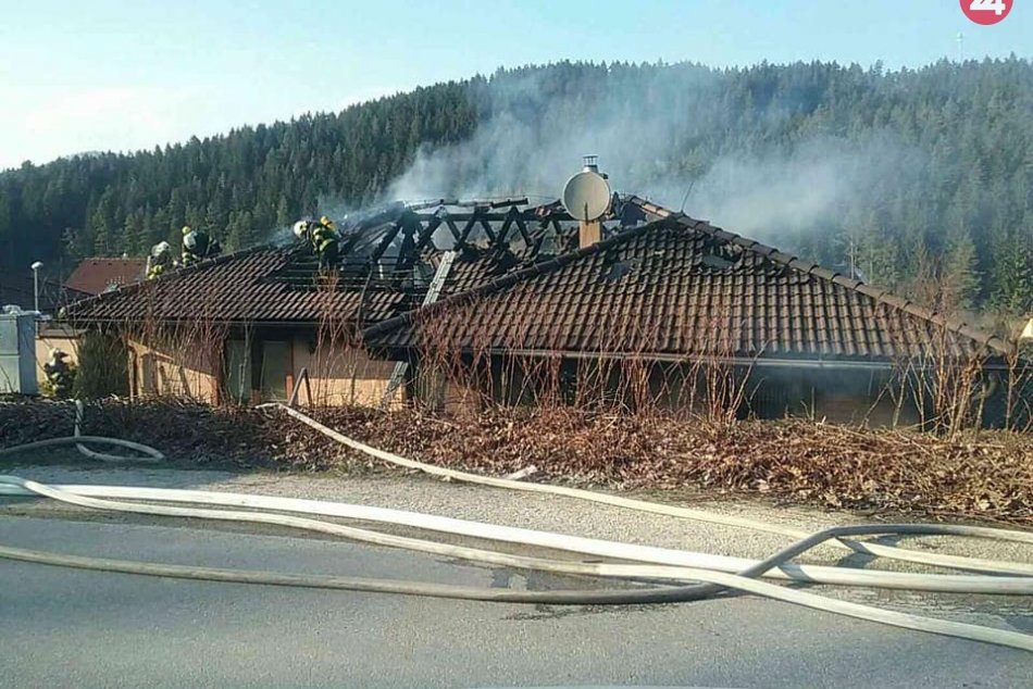 Ilustračný obrázok k článku Plamene zachvátili novostavbu v Žiline: Pri požiari sa zranili dve osoby, FOTO