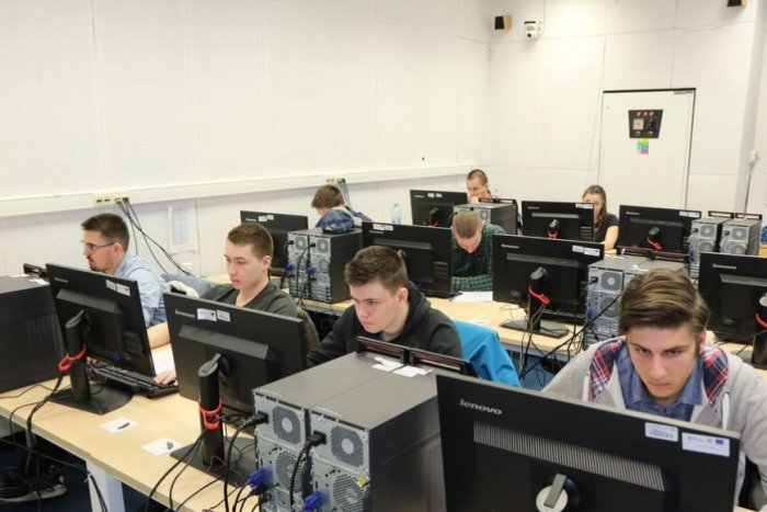 Ilustračný obrázok k článku Popradská škola: Druhá najlepšia na Slovensku vo vyučovaní počítačových sietí